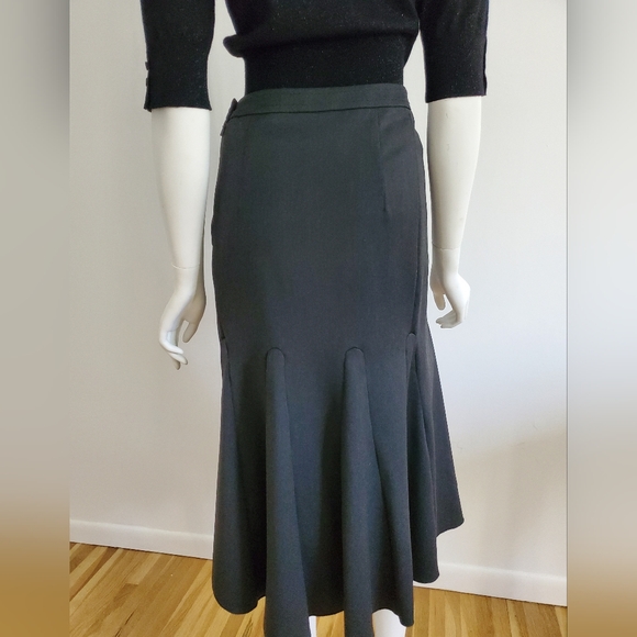 Skirt - Picture 2 of 9